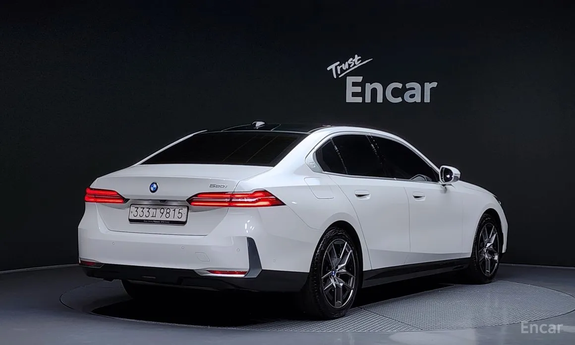 Фото 2 - BMW 5 Series