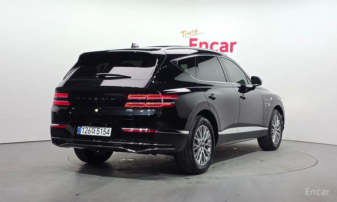 Фото 2 - Genesis GV80