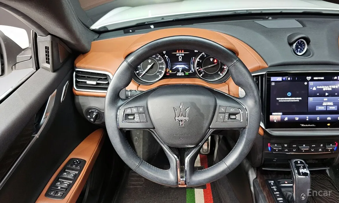 Фото 13 - Maserati Ghibli