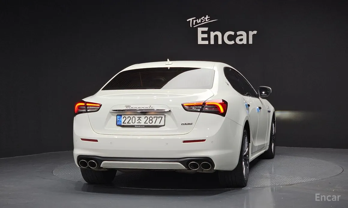 Фото 4 - Maserati Ghibli