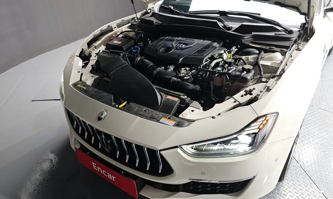 Фото 6 - Maserati Ghibli