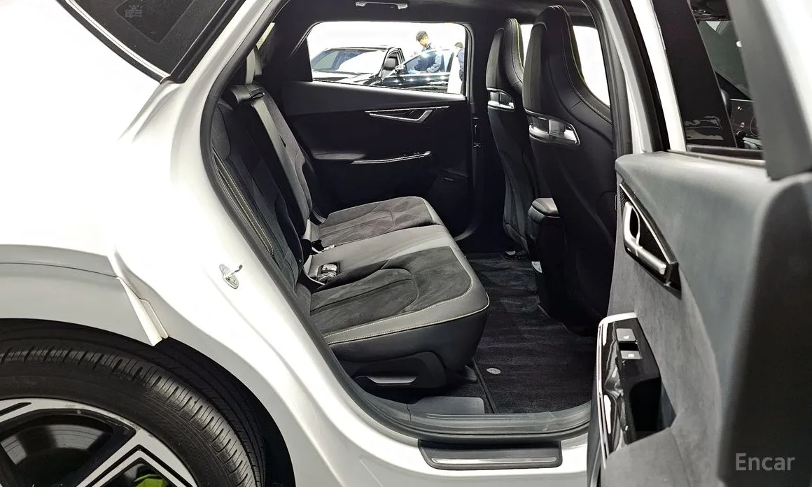 Фото 12 - Kia EV6