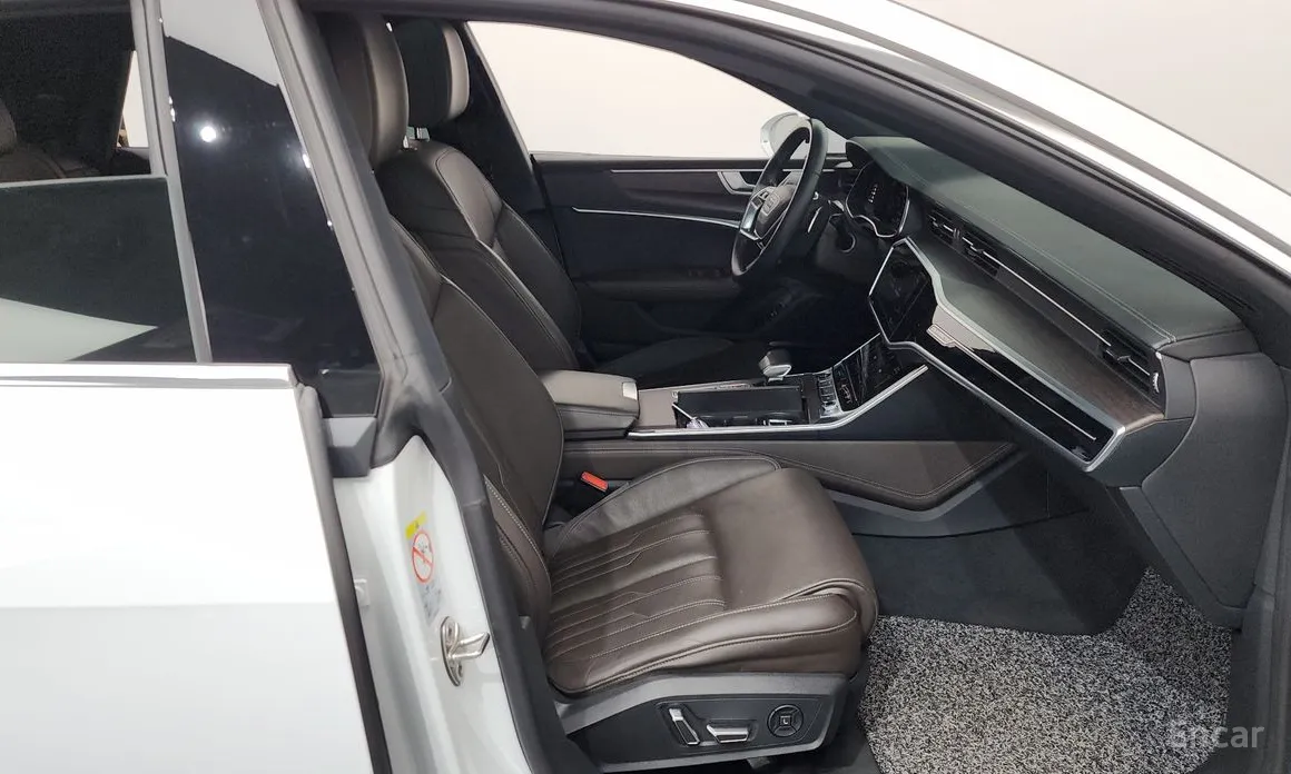 Фото 11 - Audi A7