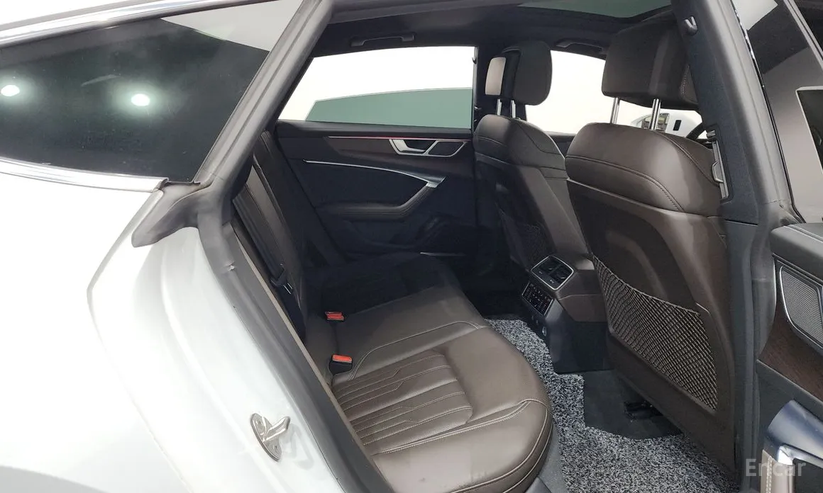 Фото 12 - Audi A7