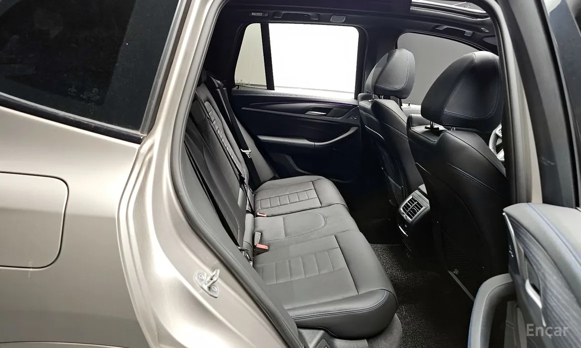 Фото 11 - BMW iX3