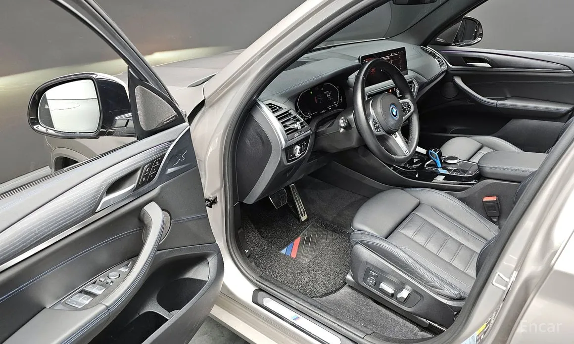 Фото 12 - BMW iX3