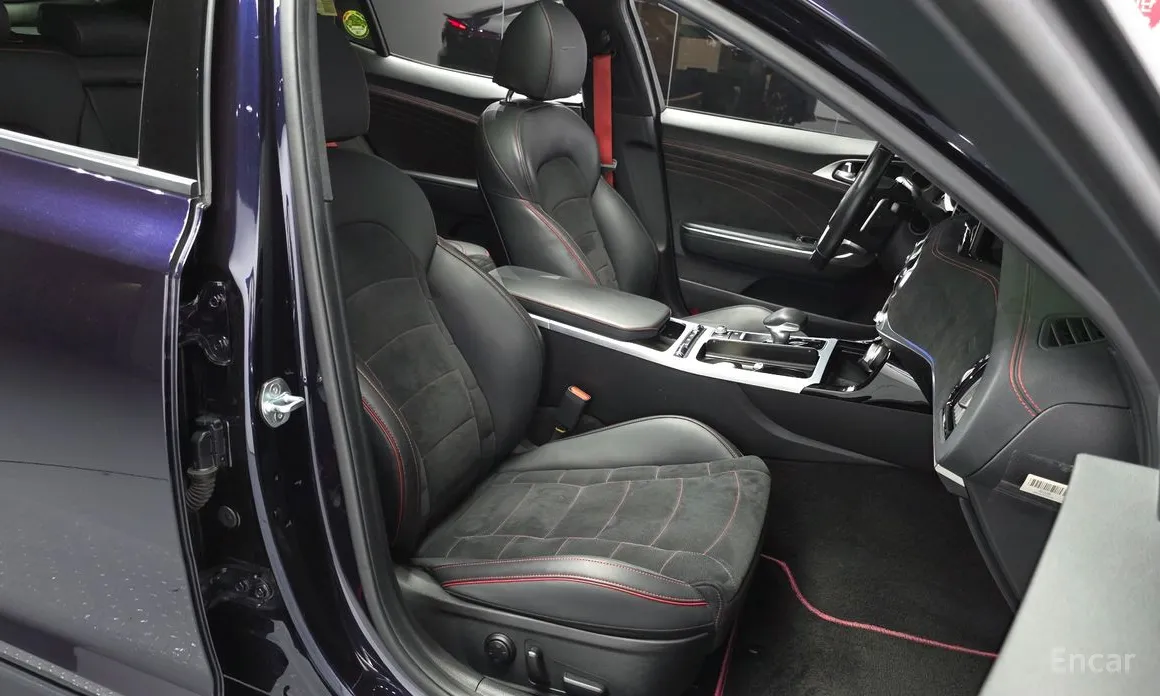 Фото 10 - Kia Stinger