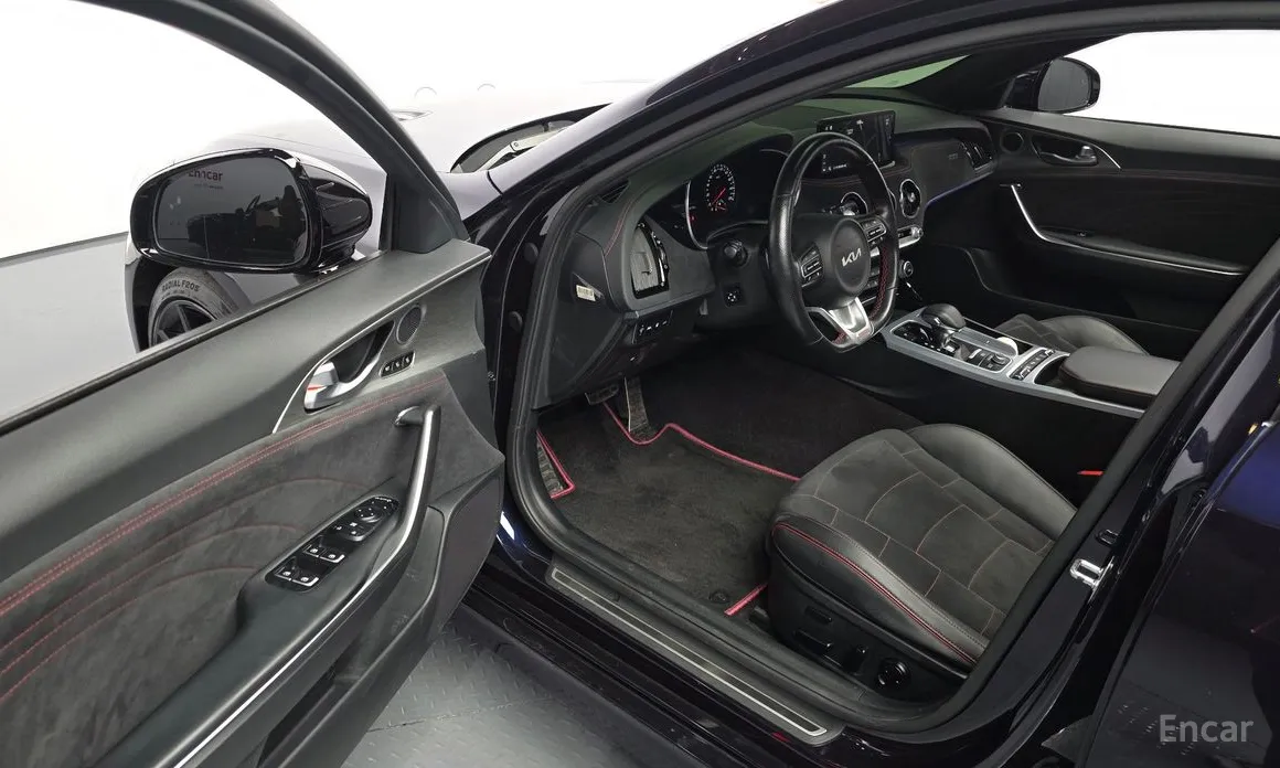 Фото 11 - Kia Stinger