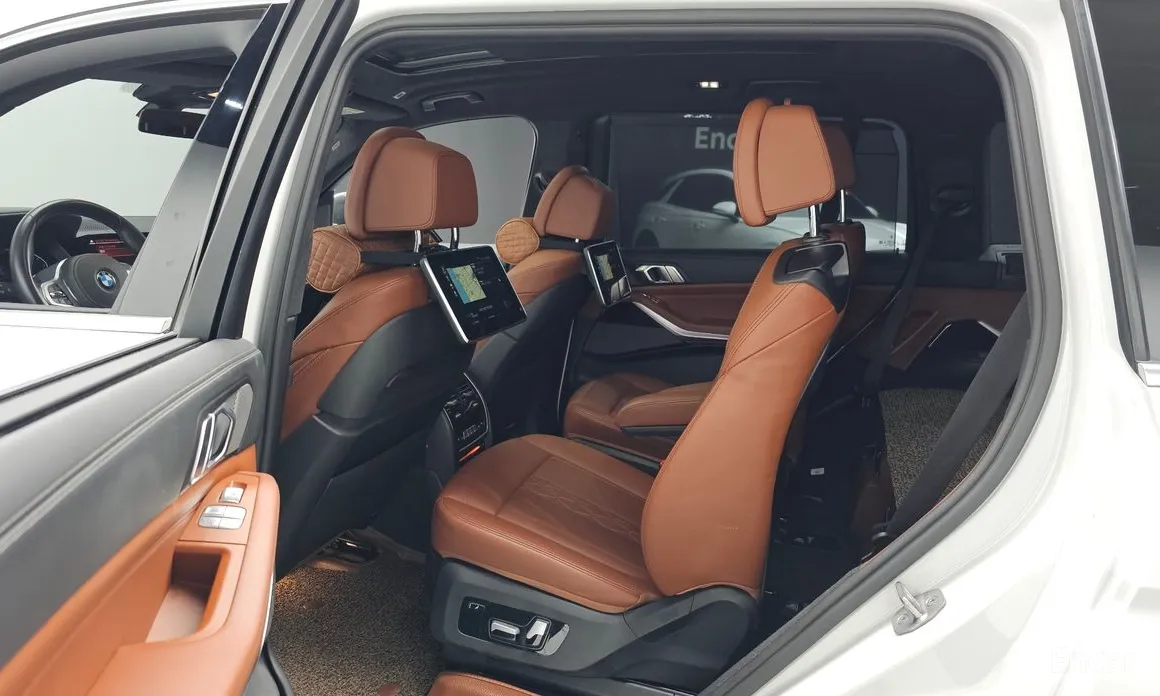 Фото 11 - BMW X7