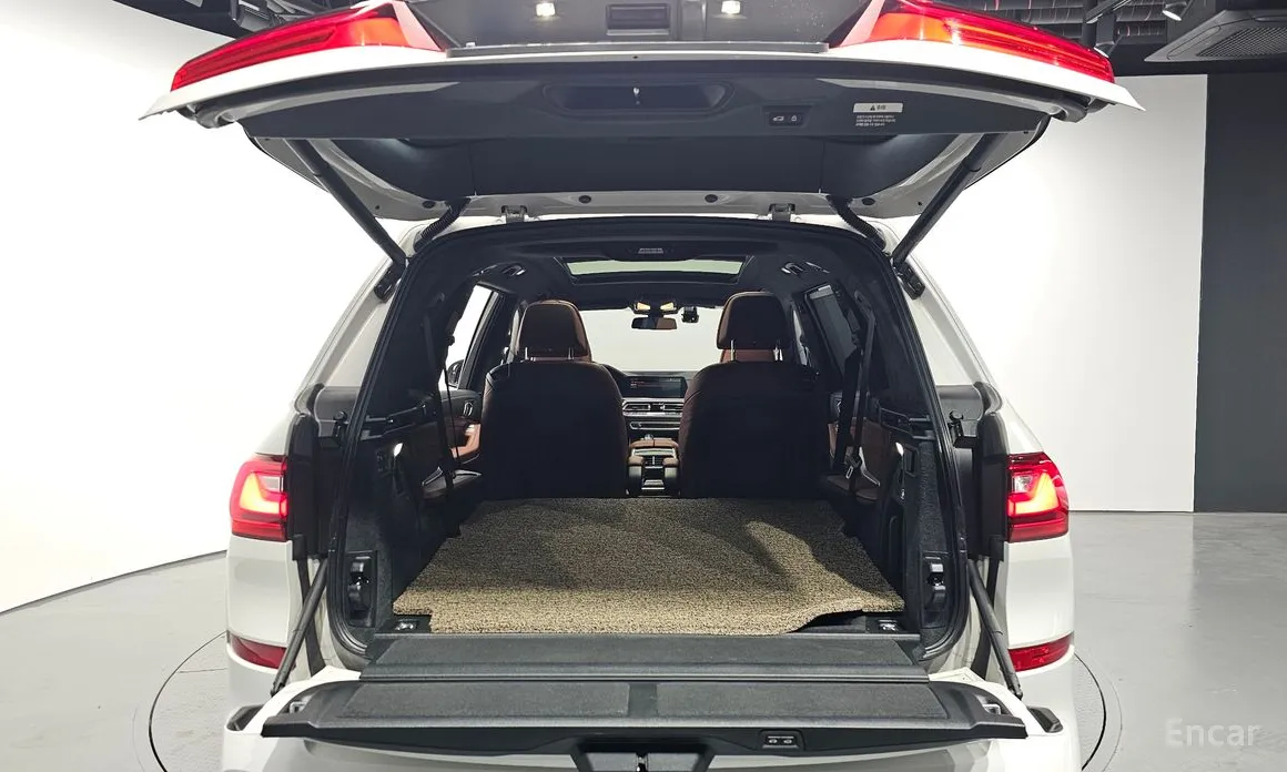 Фото 20 - BMW X7