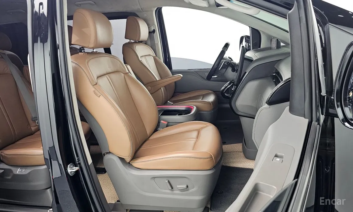 Фото 10 - Hyundai Staria