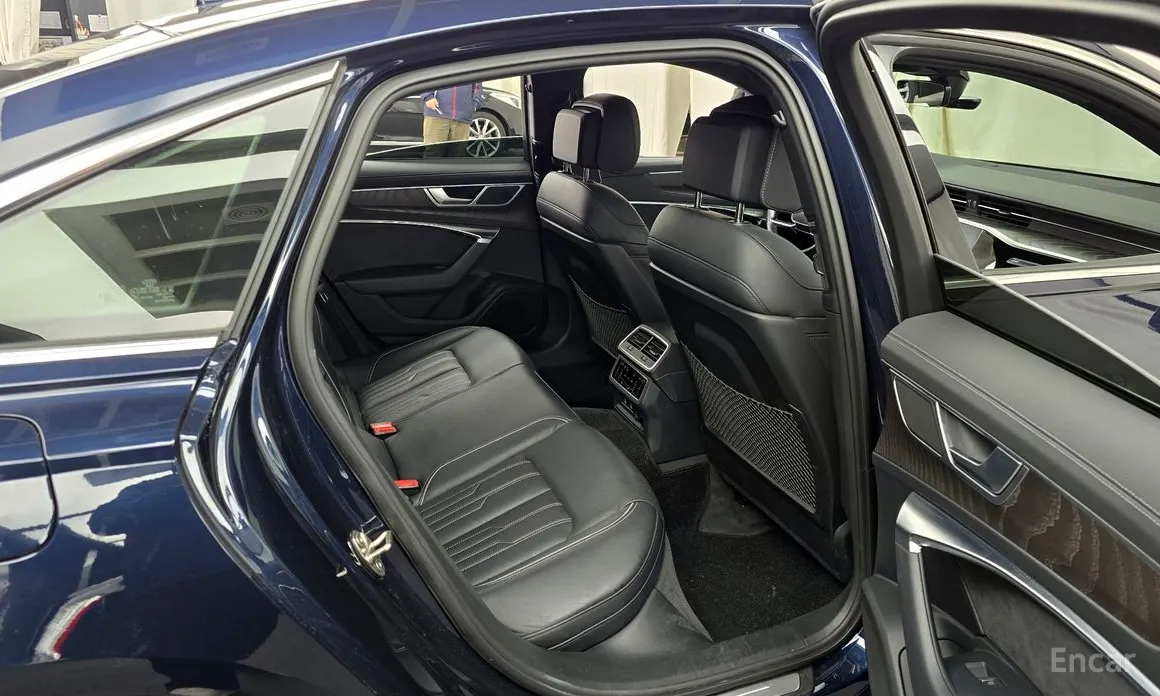 Фото 12 - Audi A6