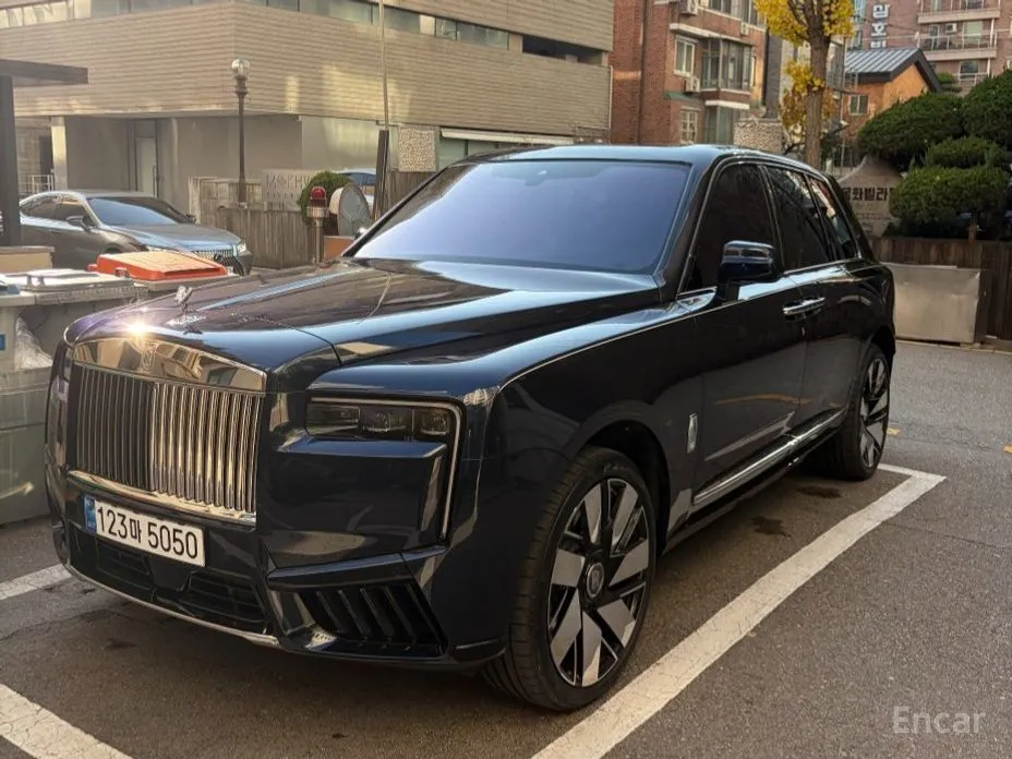 Фото 2 - Rolls-Royce Cullinan