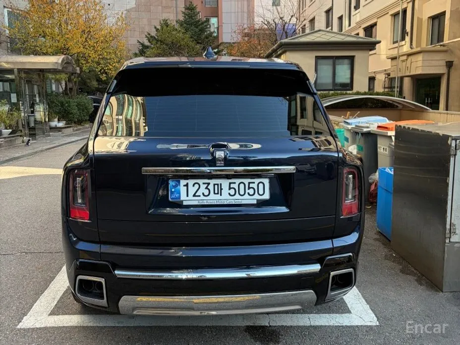 Фото 6 - Rolls-Royce Cullinan