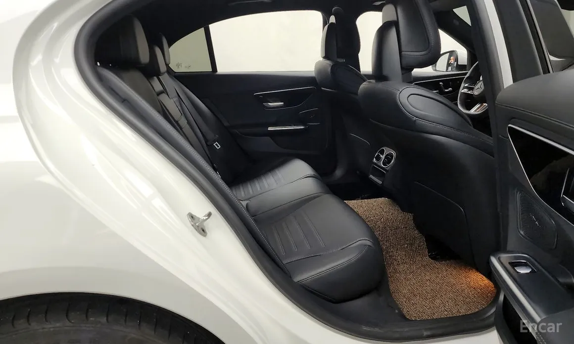 Фото 12 - Mercedes-Benz C-Class