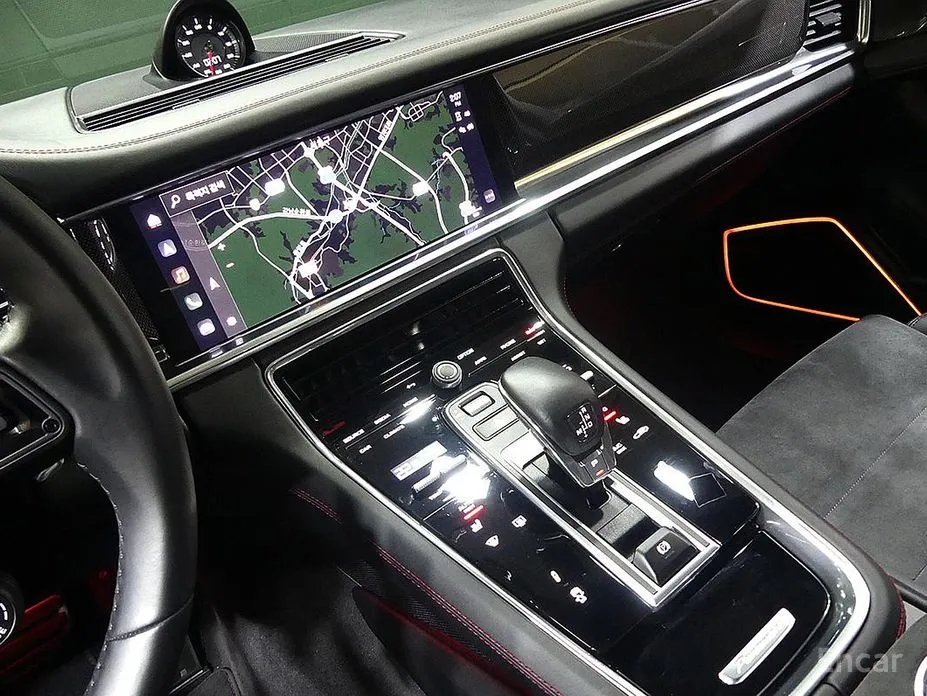 Фото 14 - Porsche Panamera