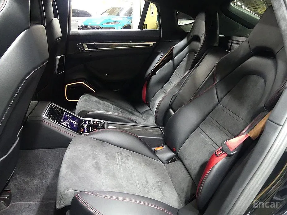 Фото 18 - Porsche Panamera