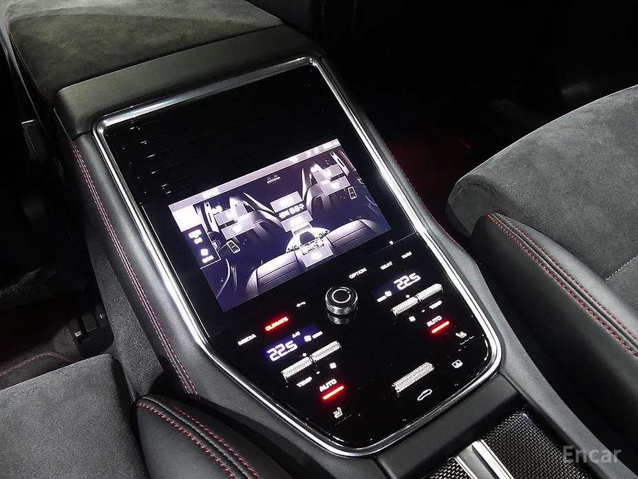 Фото 19 - Porsche Panamera