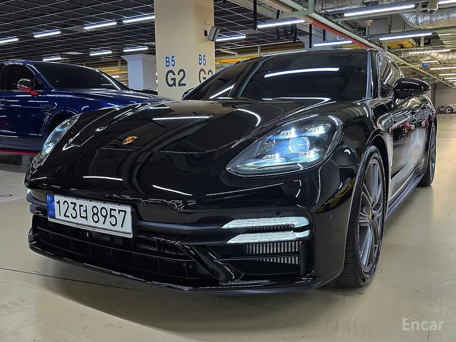 Фото 2 - Porsche Panamera