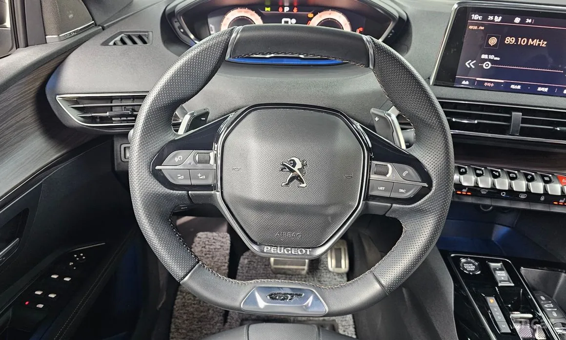 Фото 13 - Peugeot 5008