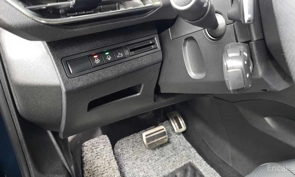 Фото 14 - Peugeot 5008