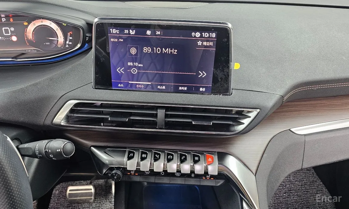 Фото 15 - Peugeot 5008