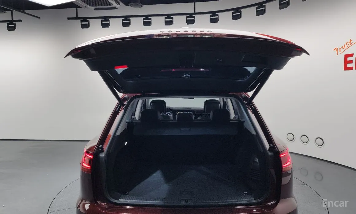 Фото 20 - Volkswagen Touareg