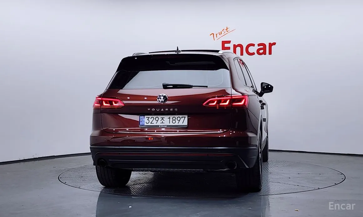 Фото 4 - Volkswagen Touareg