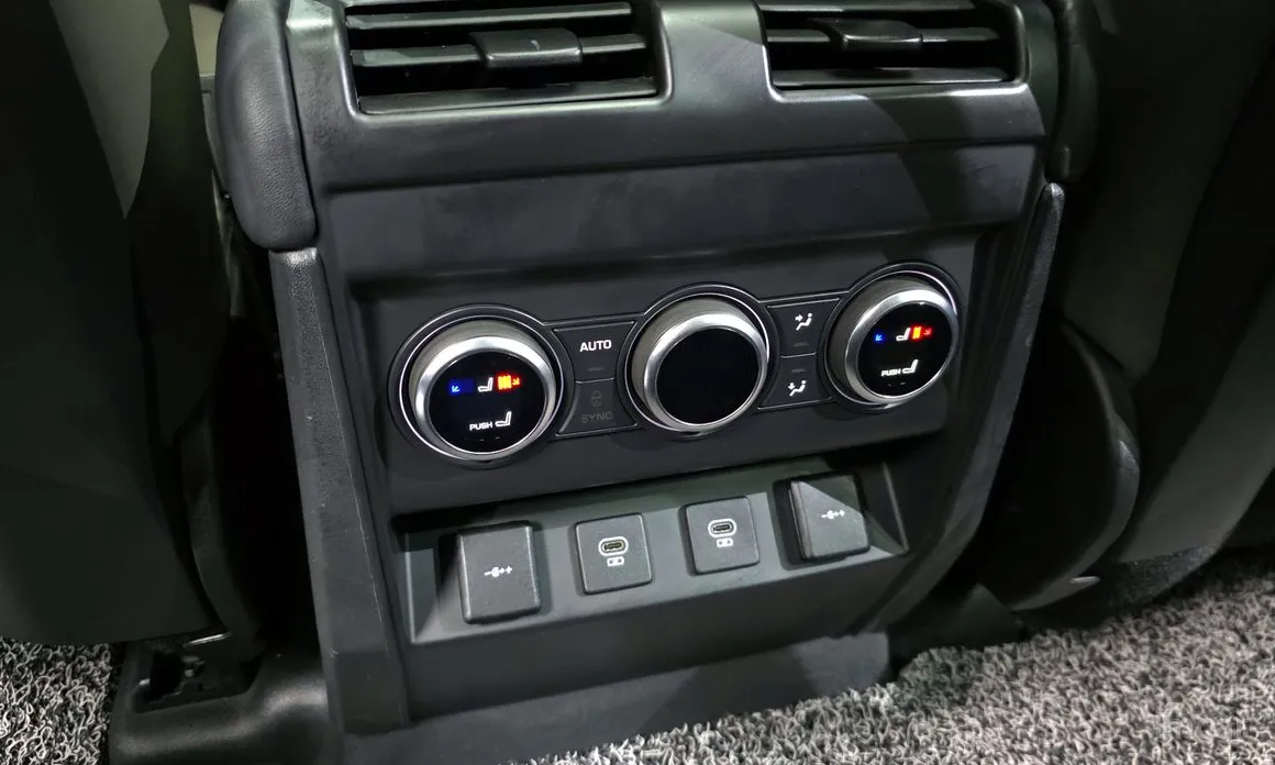 Фото 19 - Land Rover Defender