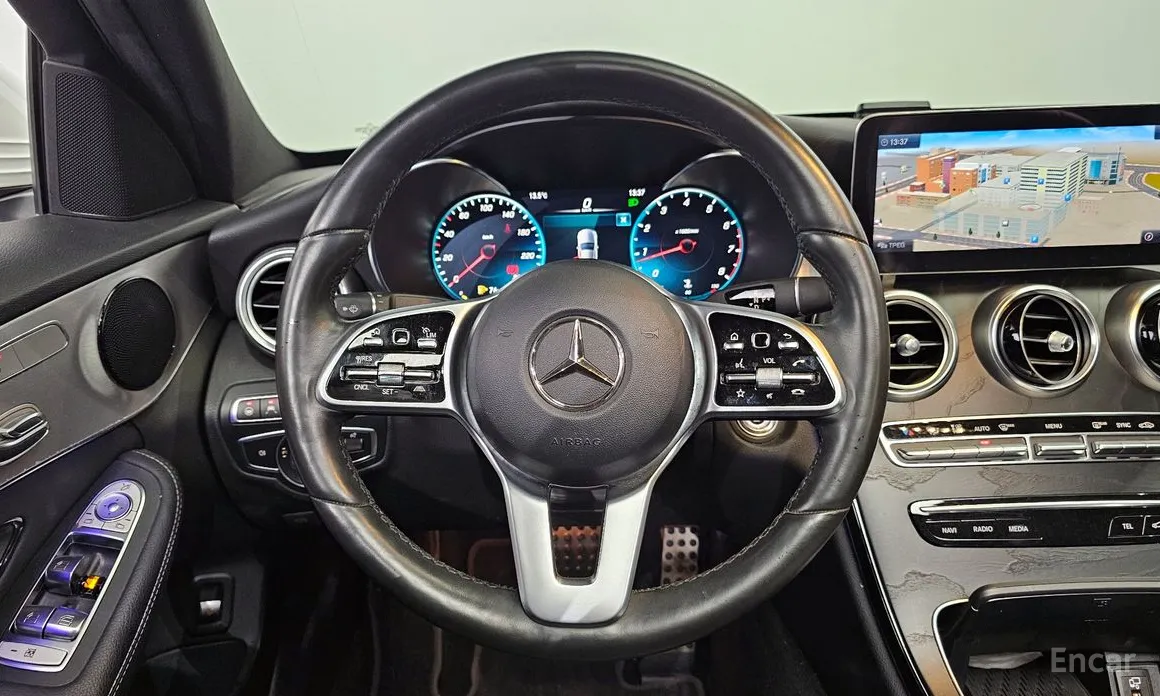 Фото 13 - Mercedes-Benz C-Class