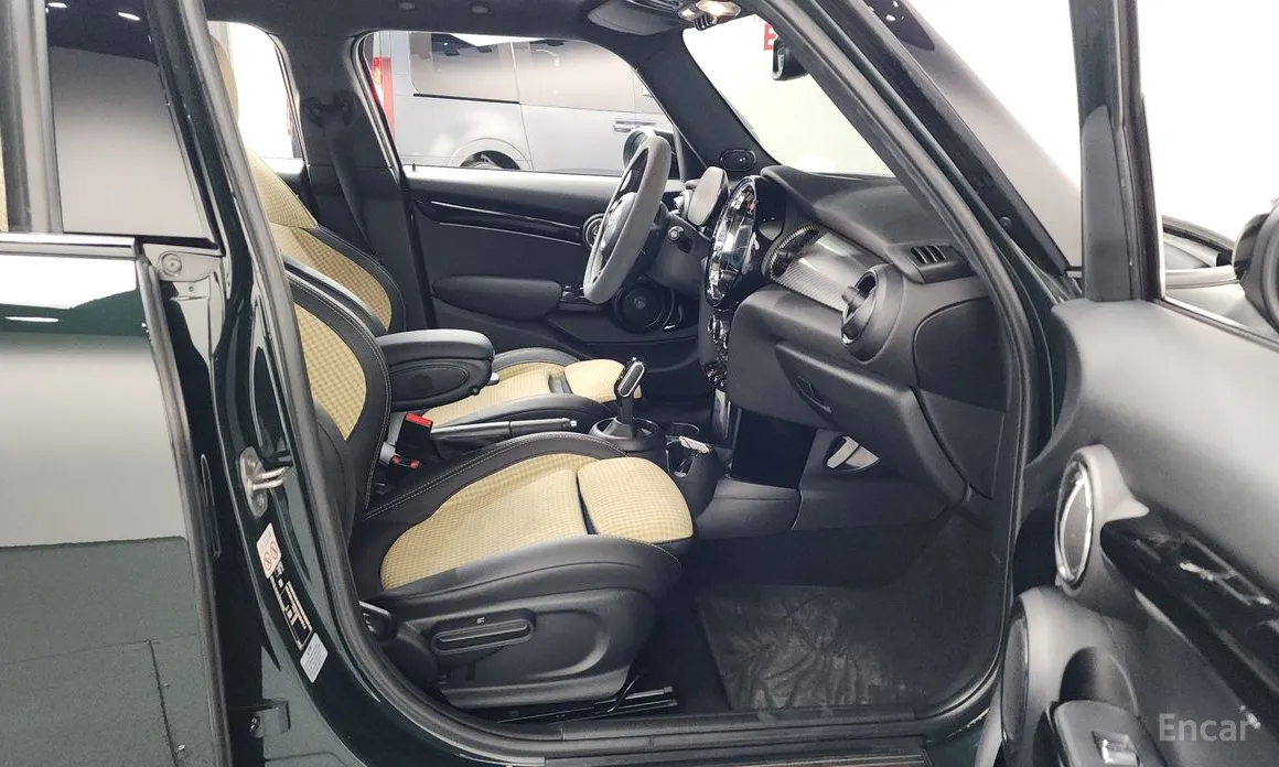 Фото 11 - Mini Cooper