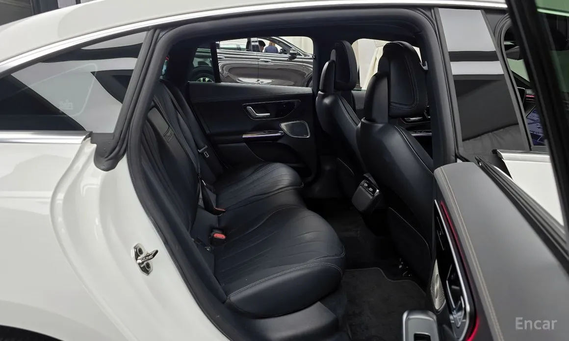 Фото 12 - Mercedes-Benz EQE