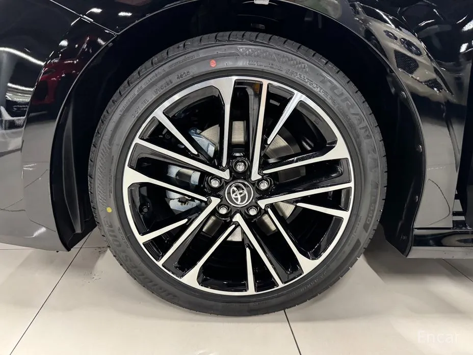 Фото 16 - Toyota Camry