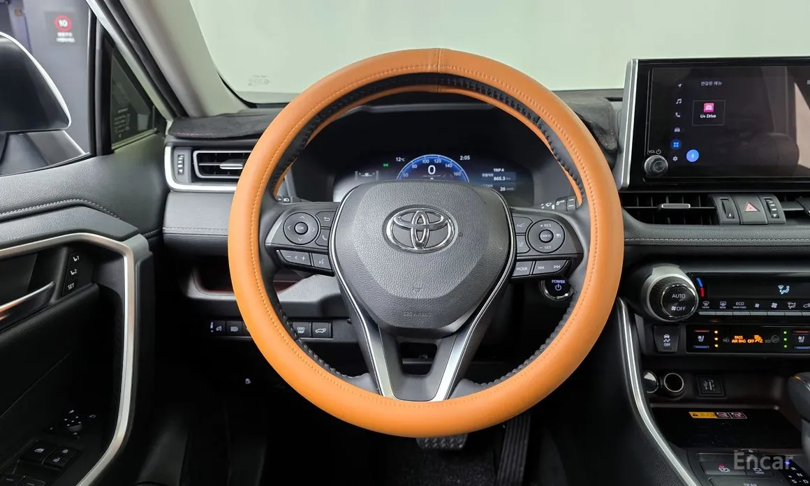 Фото 13 - Toyota RAV4