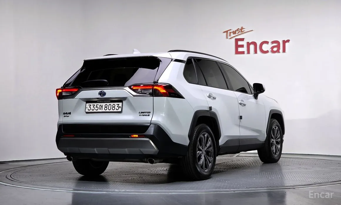 Фото 2 - Toyota RAV4