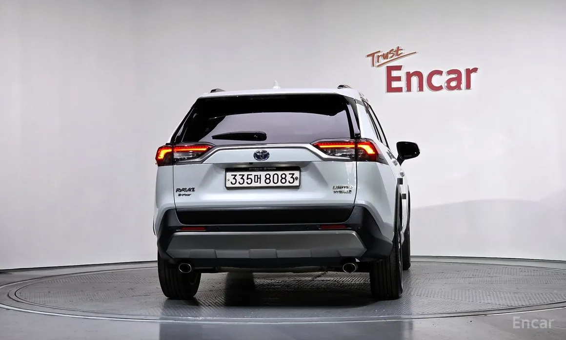 Фото 4 - Toyota RAV4