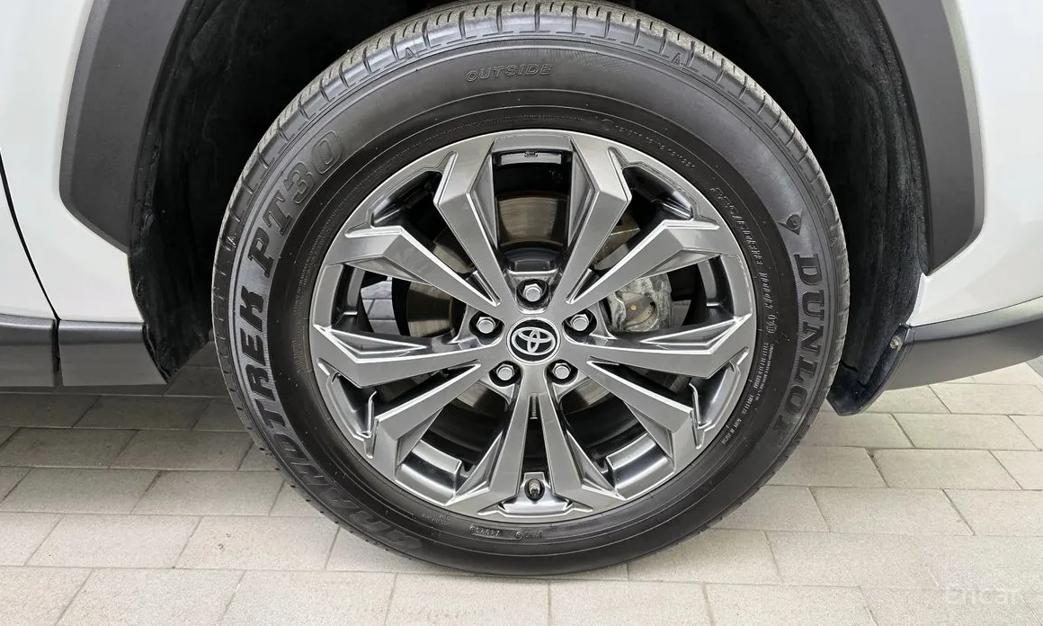 Фото 5 - Toyota RAV4