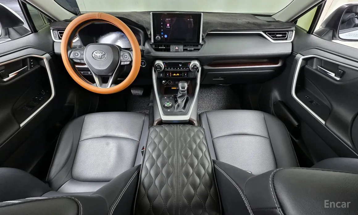 Фото 7 - Toyota RAV4