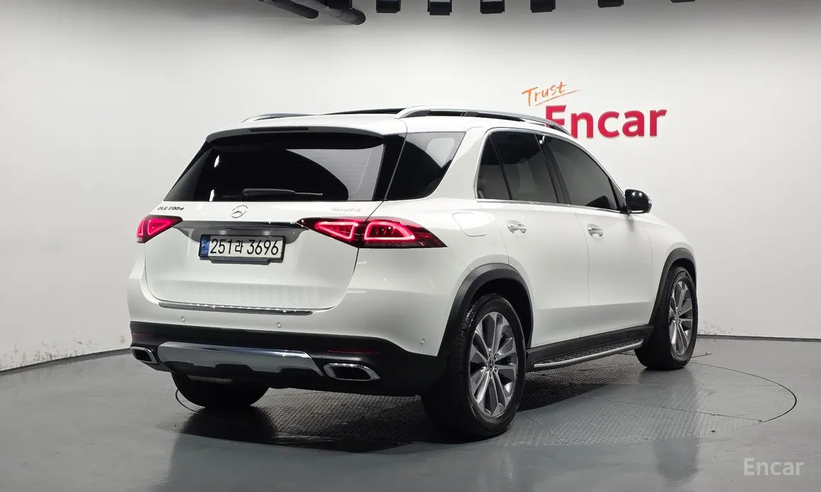 Фото 2 - Mercedes-Benz GLE-Class