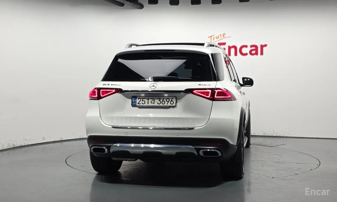 Фото 4 - Mercedes-Benz GLE-Class