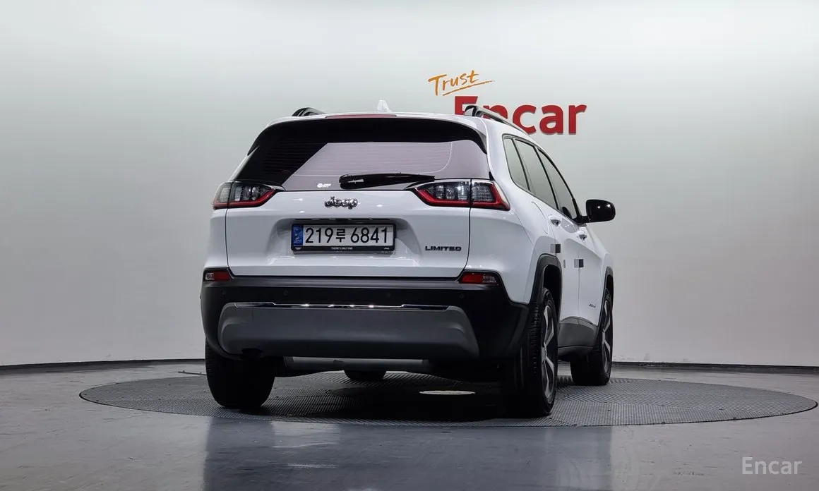 Фото 4 - Jeep Cherokee