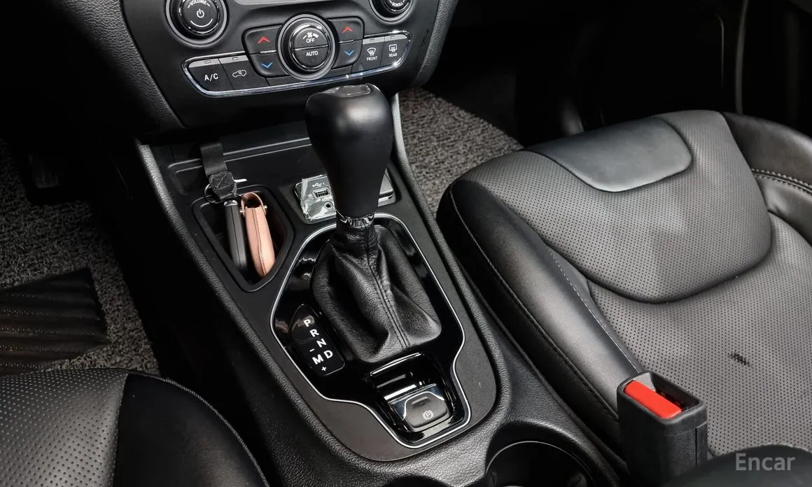 Фото 9 - Jeep Cherokee