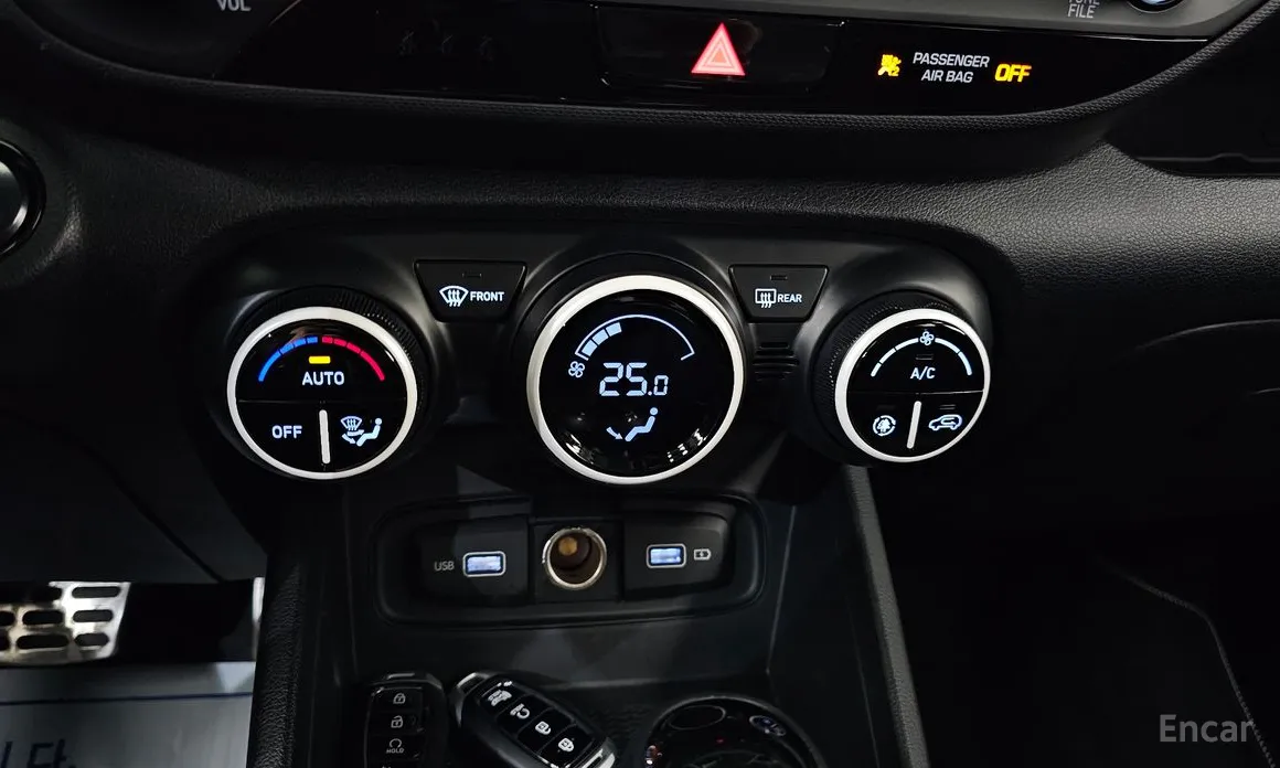 Фото 18 - Hyundai Venue