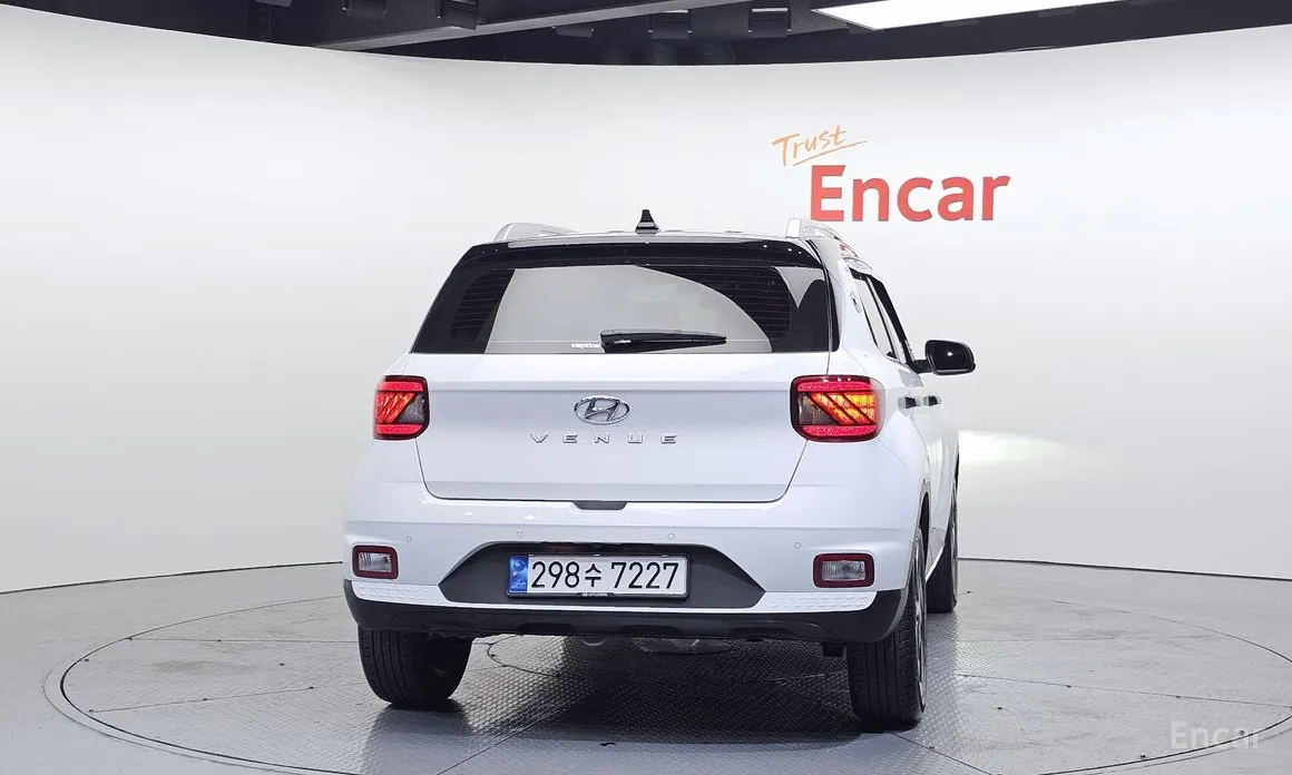 Фото 4 - Hyundai Venue