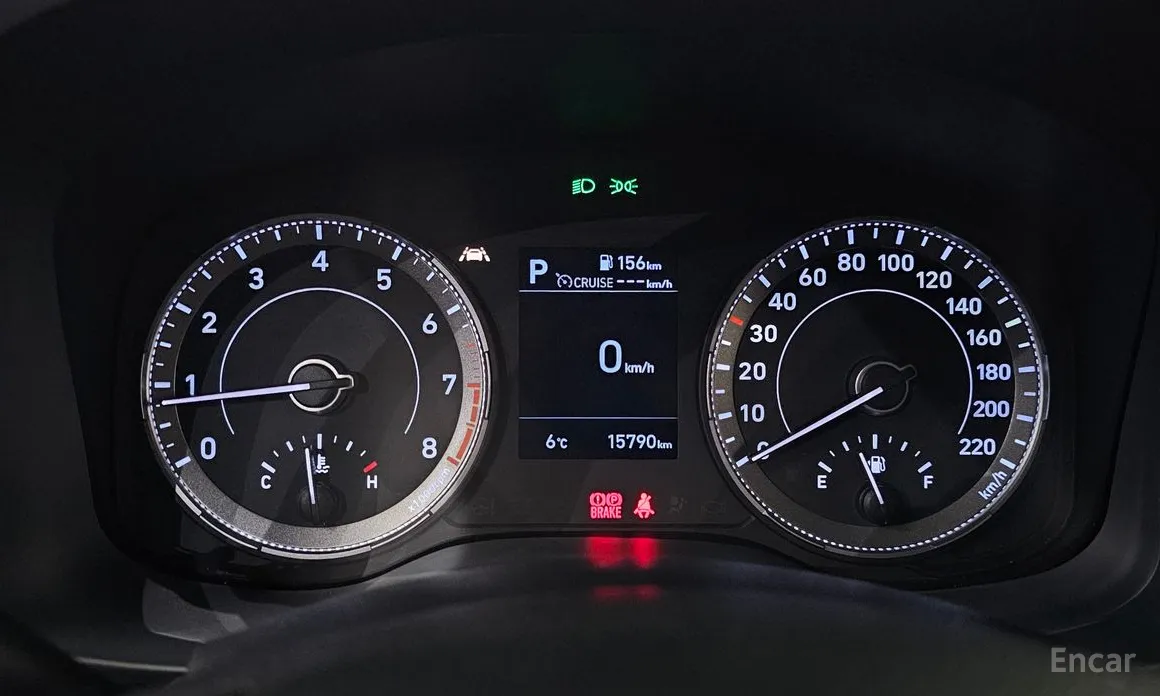 Фото 8 - Hyundai Venue