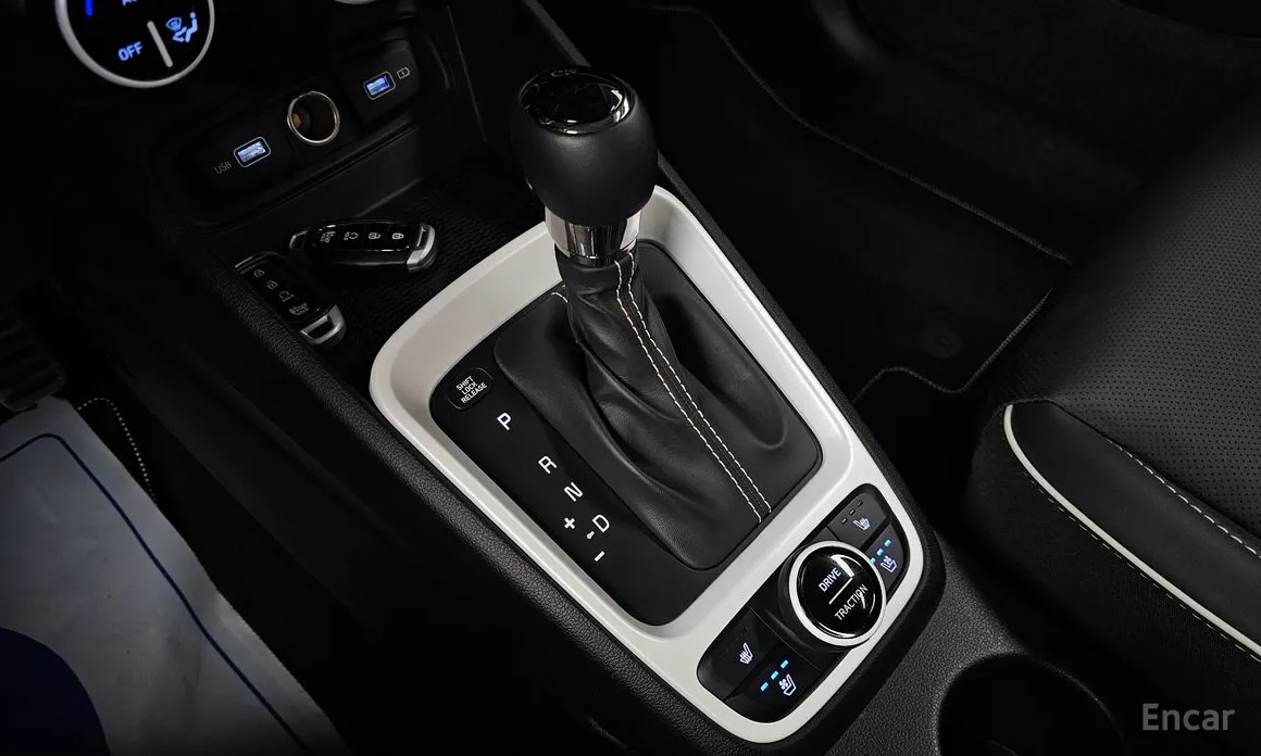 Фото 9 - Hyundai Venue