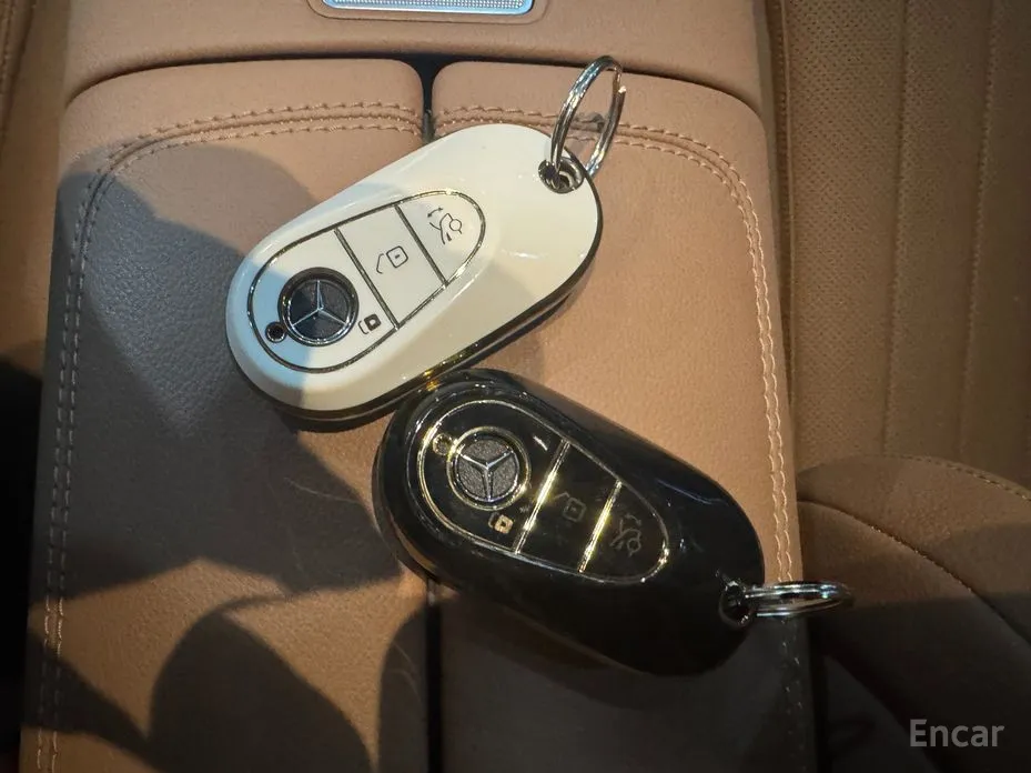 Фото 18 - Mercedes-Benz E-Class