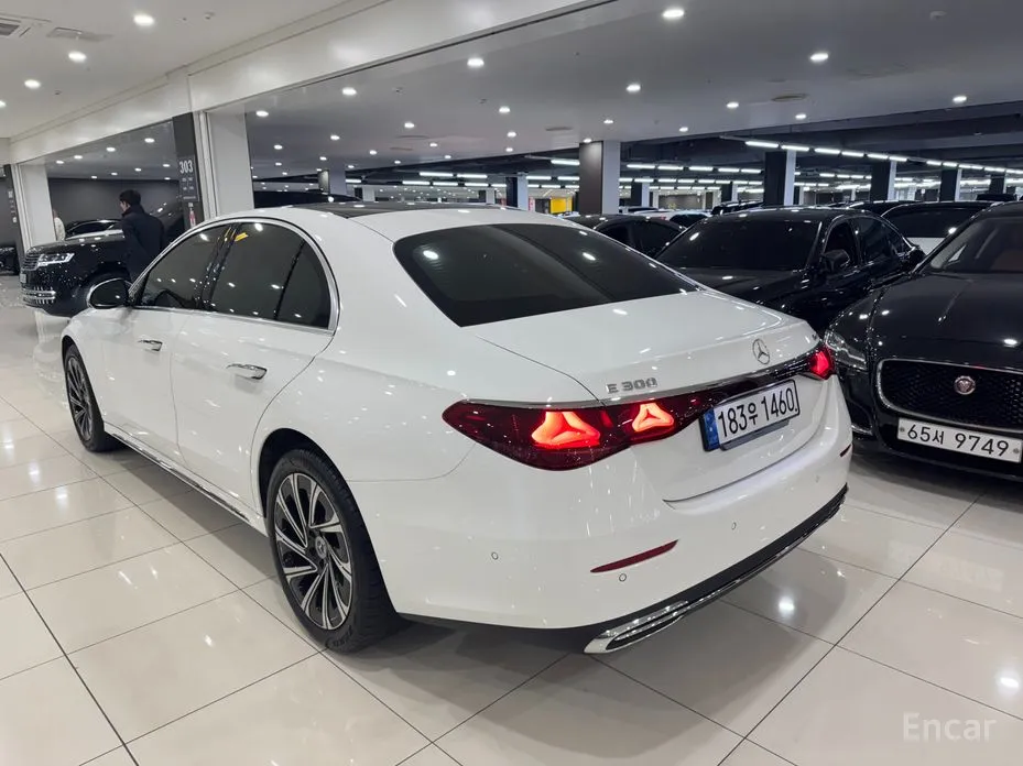 Фото 2 - Mercedes-Benz E-Class