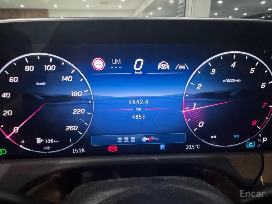 Фото 8 - Mercedes-Benz E-Class