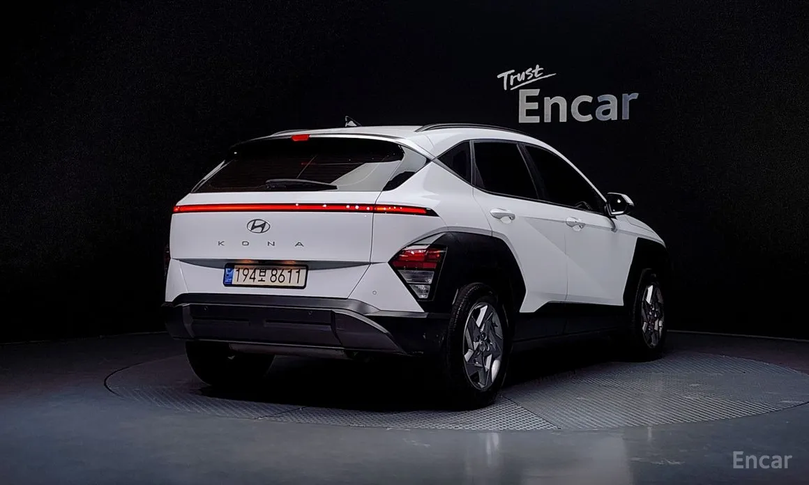 Фото 2 - Hyundai Kona